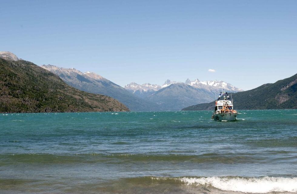 Una policía de Bariloche le salvó la vida a una mujer que se había tirado al precipicio