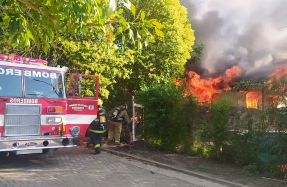 Incendio en Cosquín: se quemó por completo la planta alta de una vivienda