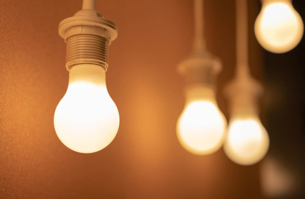 ¿Luz fría o luz cálida? Cuál es mejor para tu hogar