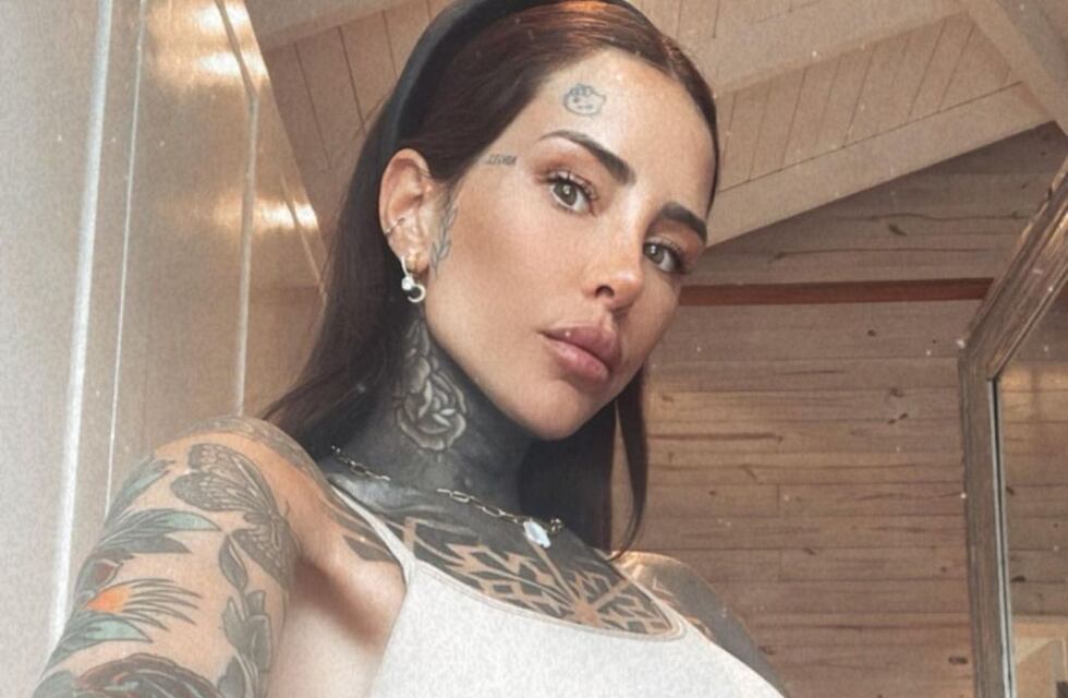 Cande Tinelli posó con un conjunto de transparencias y deslumbró a todos