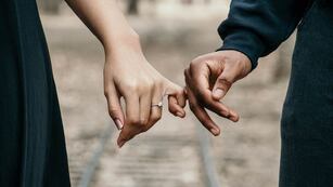 Una cordobesa recomendó elegir parejas “del mismo nivel económico que uno” y encendió el debate en las redes.