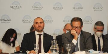 Una nueva preocupación para el Gobierno: la pregunta de cómo financiar y cuánto deberá gastar para cubrir el nuevo bono. 
Foto Federico López Claro