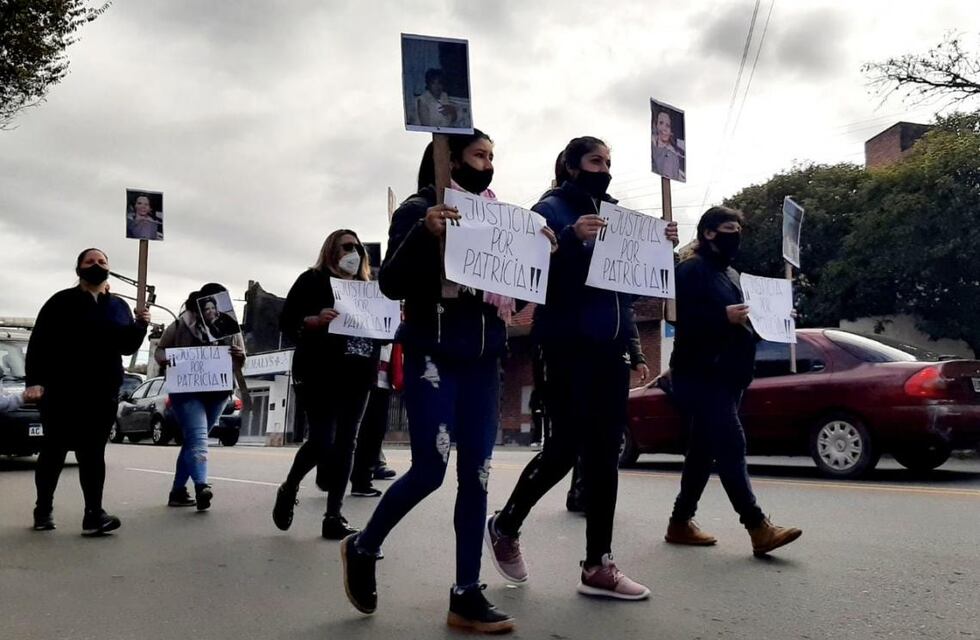 Marcha y pedido de justicia por la dudosa muerte de una mujer en Valle Hermoso