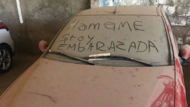 La historia detrás del inesperado mensaje en un auto.