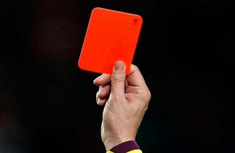 Bell Ville: condenan a un policía retirado por insultar a un jugador en un partido de fútbol