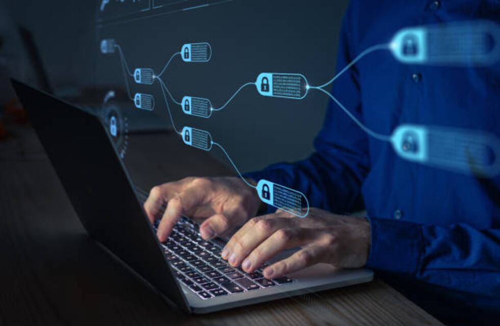 Charla sobre seguridad informática y delitos virtuales en Tres Arroyos