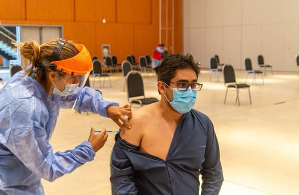 Vacunación en Córdoba: piden que Cardozo se presente en la Legislatura
