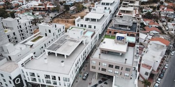 Paseo Quattro, un mega emprendimiento con seis torres de cinco niveles, al frente del lago, en Carlos Paz: uno de los proyectos más grandes en ejecución. (Gentileza Grupo Fonte)