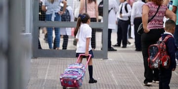 Educación pública y gratuita.