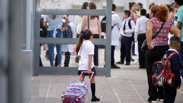 Educación pública y gratuita.