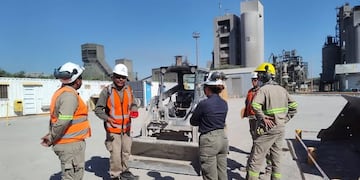 El operativo incluyó revisión de señalización, EPP, extintores y planes de evacuación dentro de la cantera de Loma Negra.