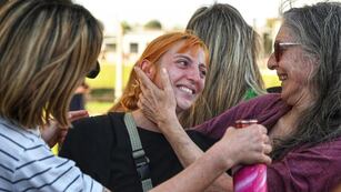 Llegó al país el tercer vuelo con repatriados desde Israel. / Foto: Télam