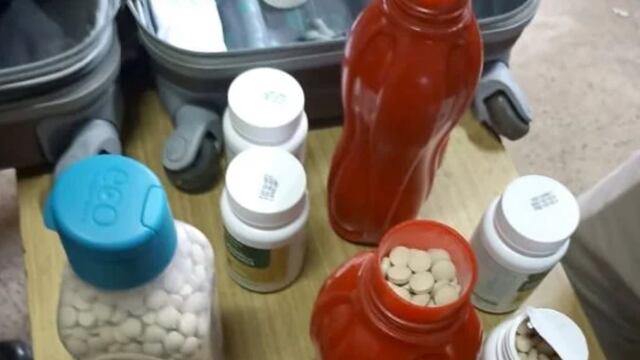 Una pareja fue detenida en el Aeropuerto Internacional Cataratas del Iguazú con casi 8.000 pastillas de anfetamina.