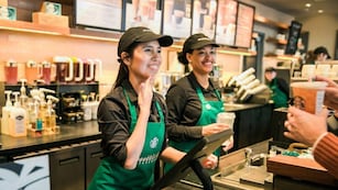 Cuánto gana un empleado de McDonald’s, Burger King y Starbucks en enero 2026.