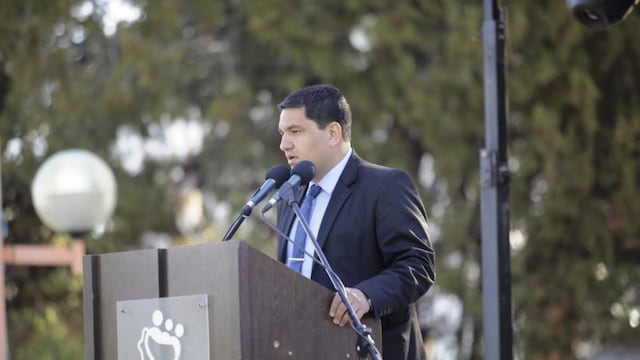 El intendente Juan Manuel Ojeda encabezó el acto protocolar por el aniversario departamental.