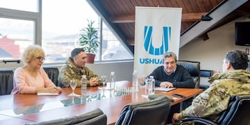 Becerra se reunió con el delegado del Ejército Argentino en Tierra del Fuego