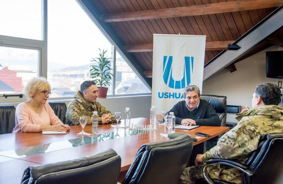 Becerra se reunió con el delegado del Ejército Argentino en Tierra del Fuego