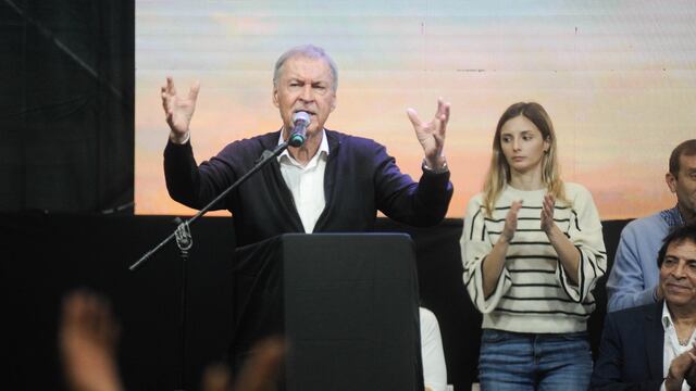 Juan Schiaretti acto en quilmes
Chiche Duhalde , Alejandro Topo Rodriguez 
Foto Federico Lopez Claro
