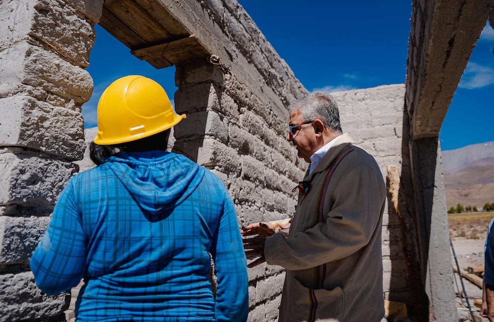 El Gobierno acelera las soluciones habitacionales en Laguna Blanca
