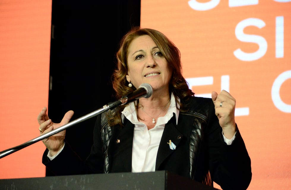 Mónica Fein será precandidata a diputada nacional y enfrentará a la lista de Pablo Javkin