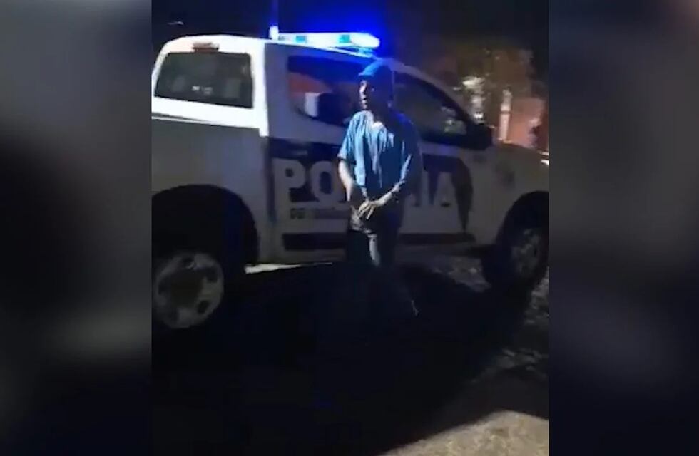 Posadas: entró a un patrullero, robó un celular y se fue caminando