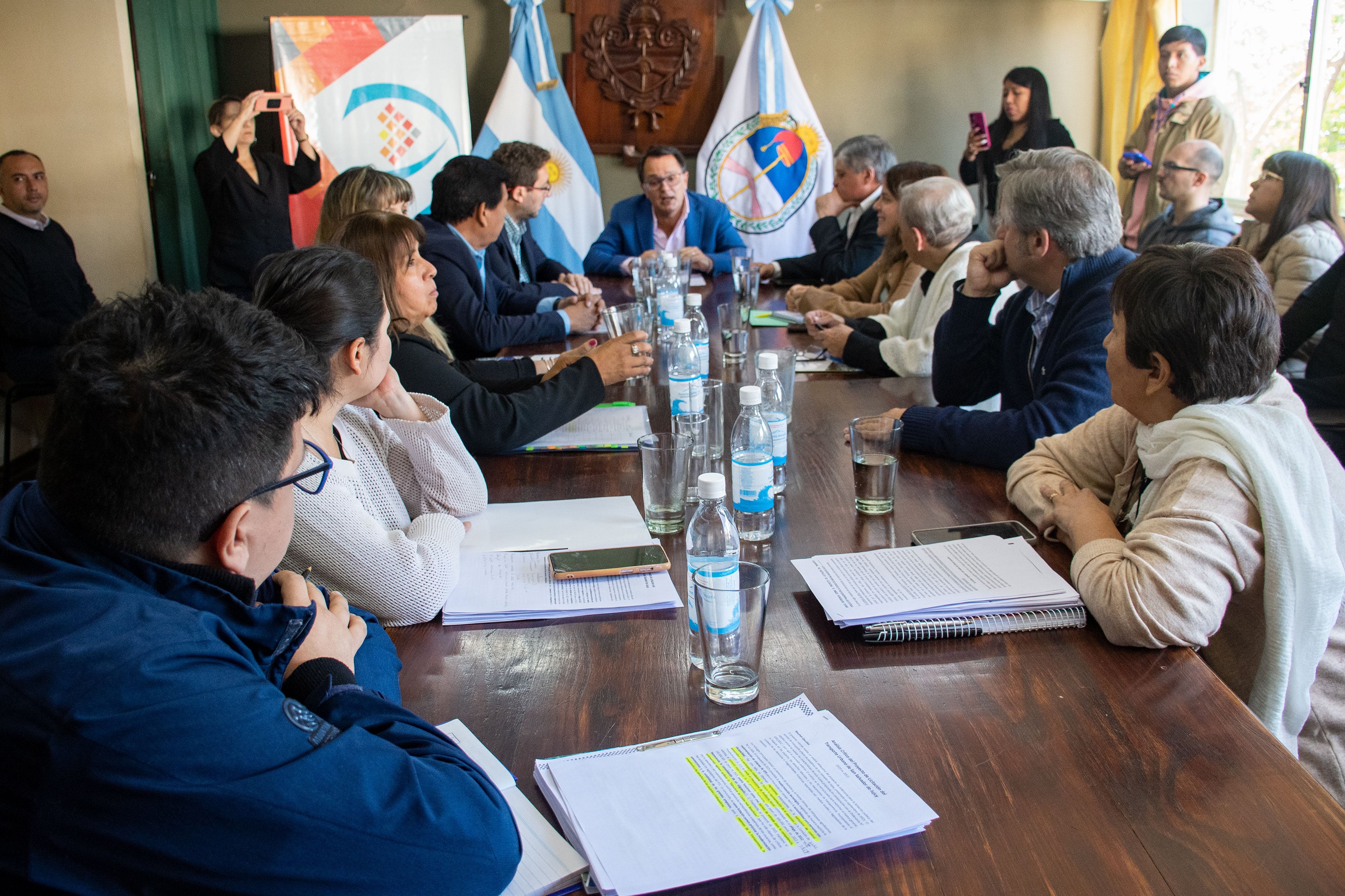 Reunidos en Concejo en Comisión, los doce integrantes el parlamento municipal abordaron la licitación de transporte público de San Salvador de Jujuy.