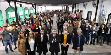 224 emprendedores recibieron equipamiento y microcréditos