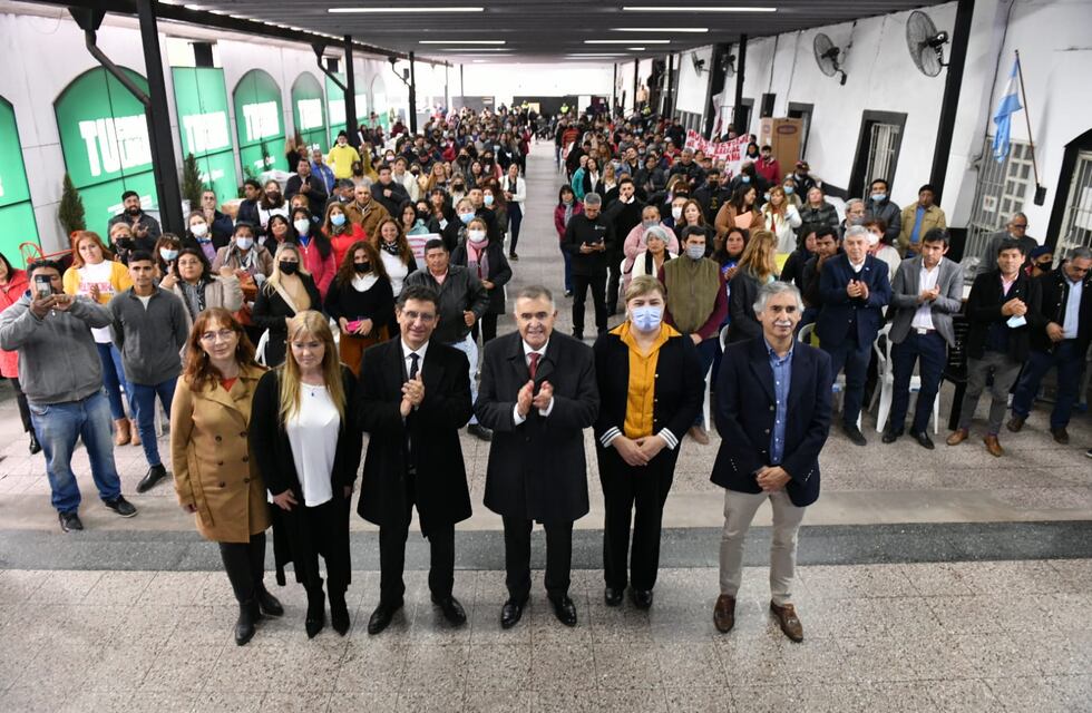 224 emprendedores recibieron equipamiento y microcréditos