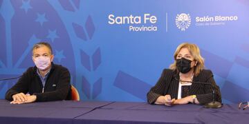 El ministro de Trabajo, Juan Manuel Pusineri, y su par de Salud, Sonia Martorano