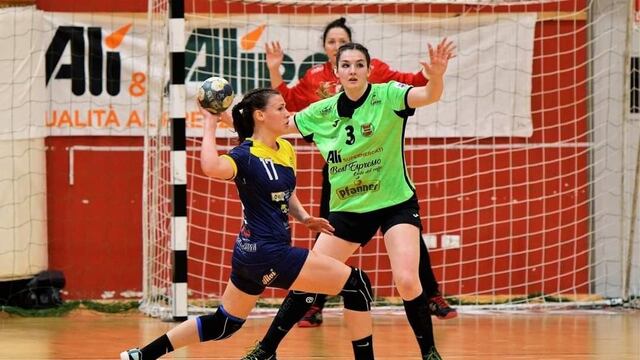 Nicole Bernabei renovó contrato y aseguró continuidad en la Serie A1 del handball italiano.
