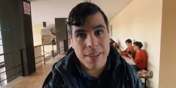 Lucas, el comodorense que busca conseguir una máquina de escritura en braille para hacer su tesis.