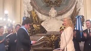 Karina Milei al momento de tomar la jura como Secretaria General de la Presidencia.