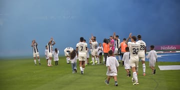 Ese amor es azul... Talleres ganó dos partidos seguidos y mantiene viva su ilusión de título (Facundo Luque / La Voz).
