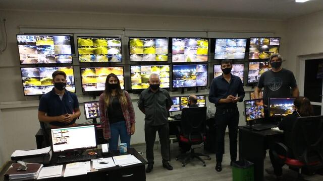 Vecinalistas en el Centro de Monitoreo