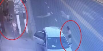 Los agresores de Braian Cuitiño escapan de la escena del crimen.