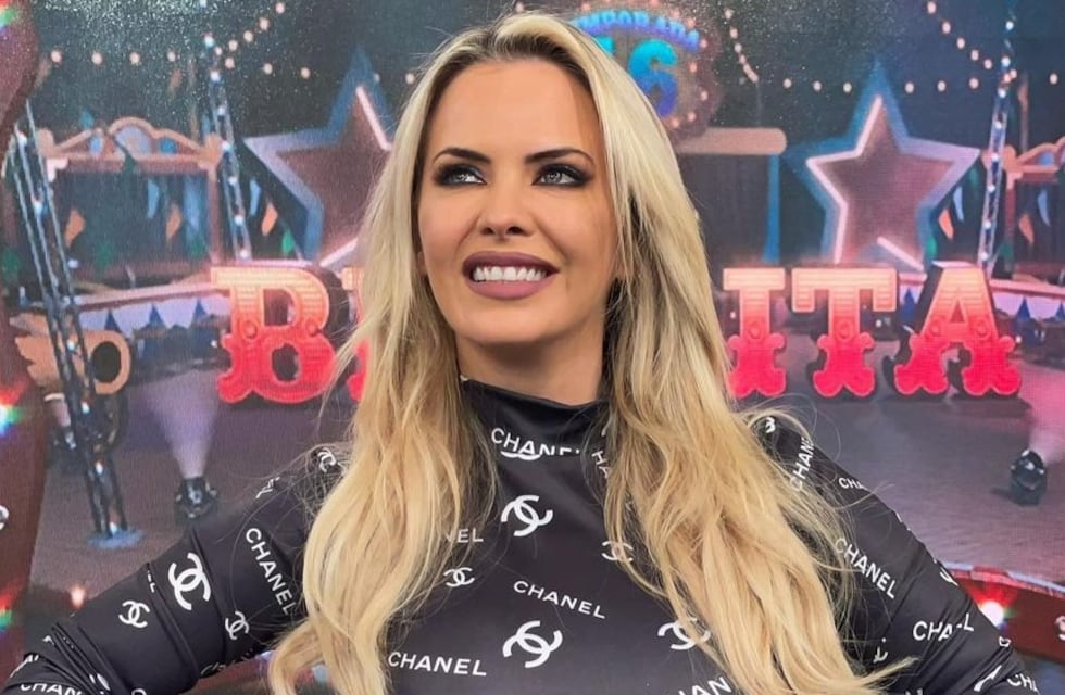 Alejandra Maglietti conquistó a sus seguidores de Instagram con una bikini cruzada roja desde Miami