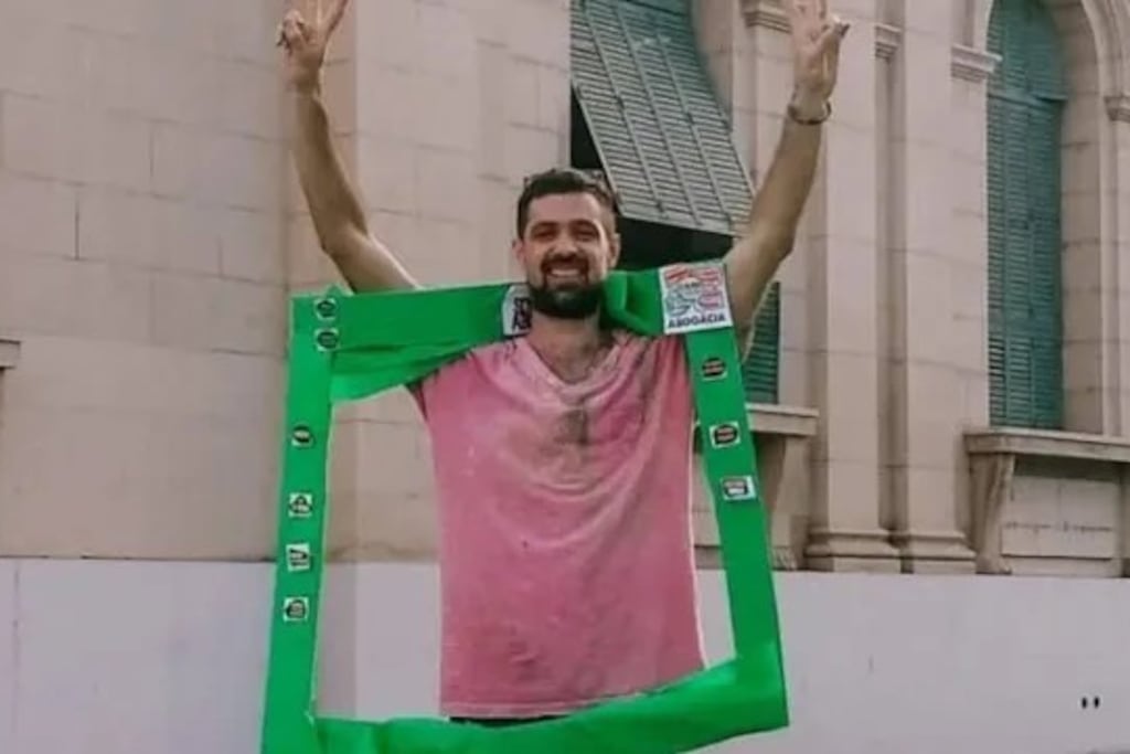 Simuló su recibida.