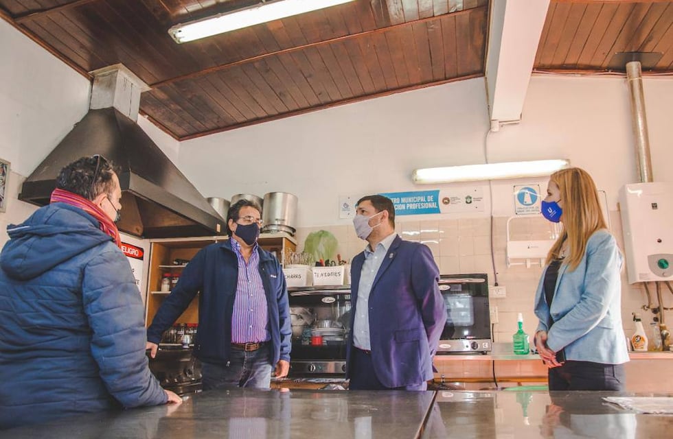 El secretario de Economía y Finanzas recorrió los talleres de formación laboral