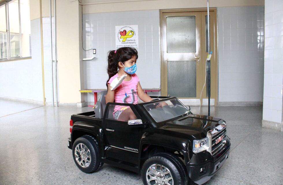 Donaron al hospital Schestakow una camioneta para que los niños entren jugando al quirófano