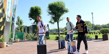 Messi, Di María y Paredes llegaron al país para sumarse a la Selección.