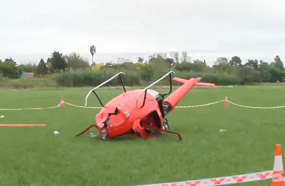 Accidente aéreo cerca de Rosario: un helicóptero cayó dado vuelta en Pueblo Esther