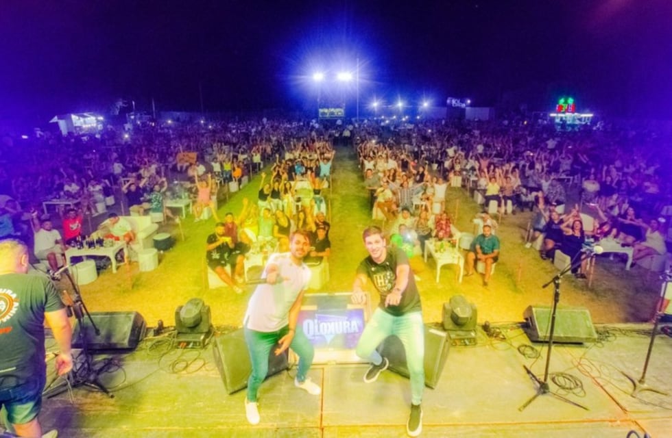 Por exceso de gente, clausuraron el complejo donde tocaba una conocida banda de cuartero