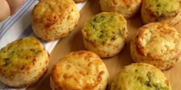 Scones de queso ideales para los mates de la tarde.