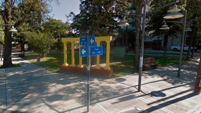 Un policía federal fue encontrado muerto con un disparo en la cabeza en una plaza en Santiago