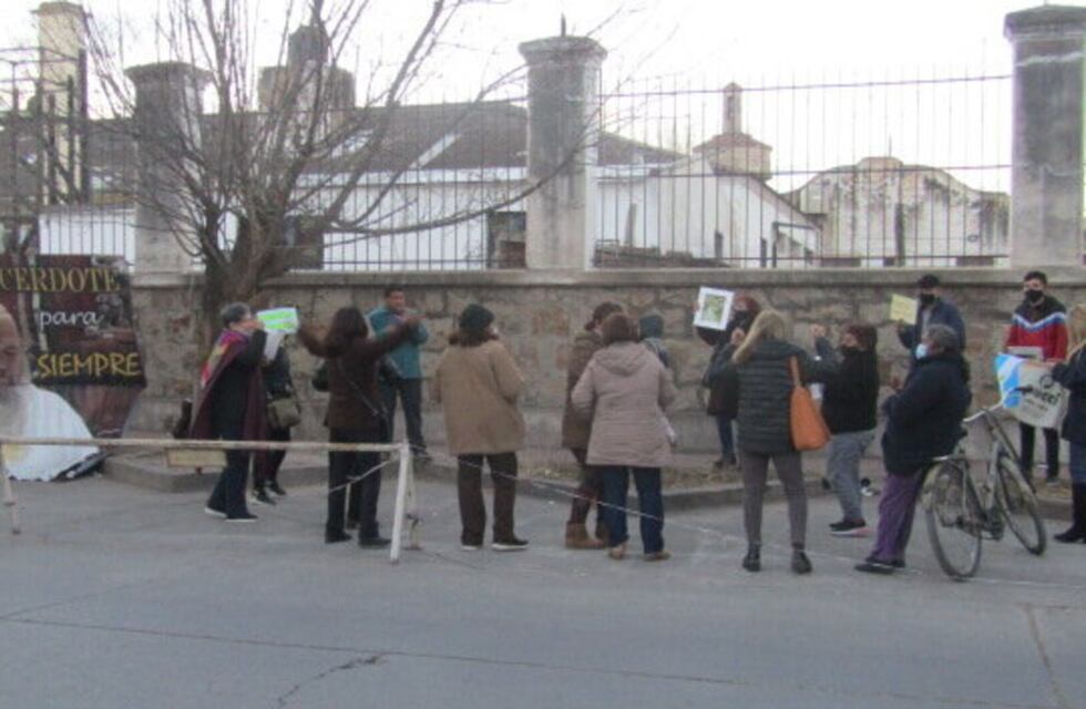 Seguidores de Rosa Torino se manifestaron en la entrada del penal de Villa Las Rosas
