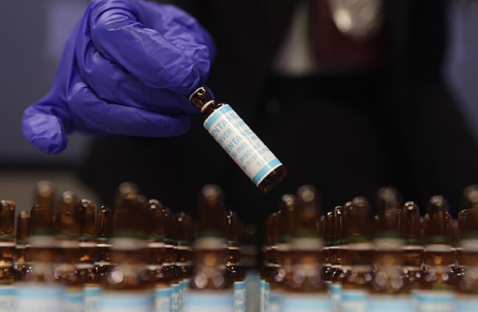 Fentanilo contaminado: denuncian nexos con el narcotráfico en los laboratorios investigados