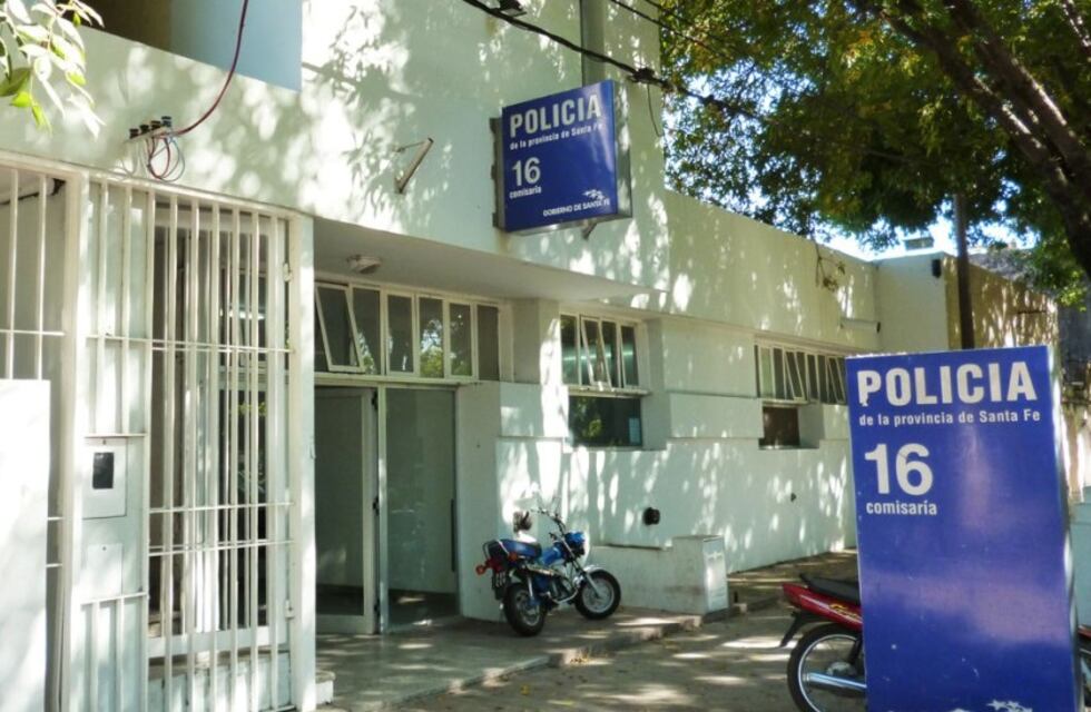 Susto en barrio Tablada de Rosario: detenidos incendiaron colchones en la Comisaría 16va