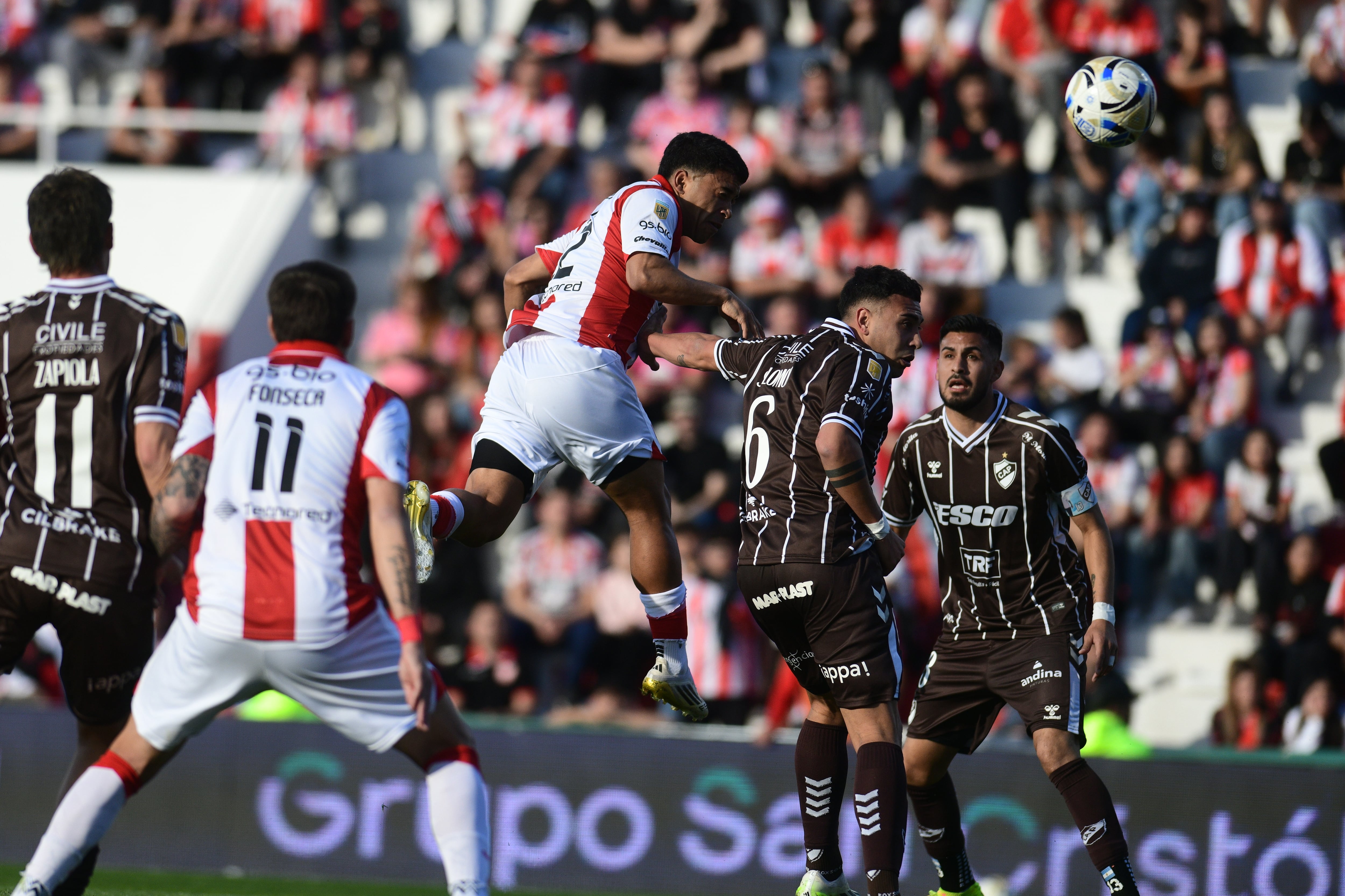 Instituto recibió a Platense por el Torneo Clausura de la Liga Profesional. (Ramiro Pereyra / La Voz)
