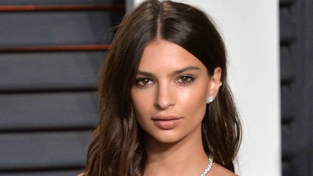Emily Ratajkowski viajó en moto con un look veraniego que subió la temperatura en Instagram