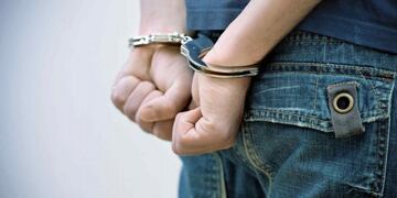 Detenido por desobediencia a la autoridad